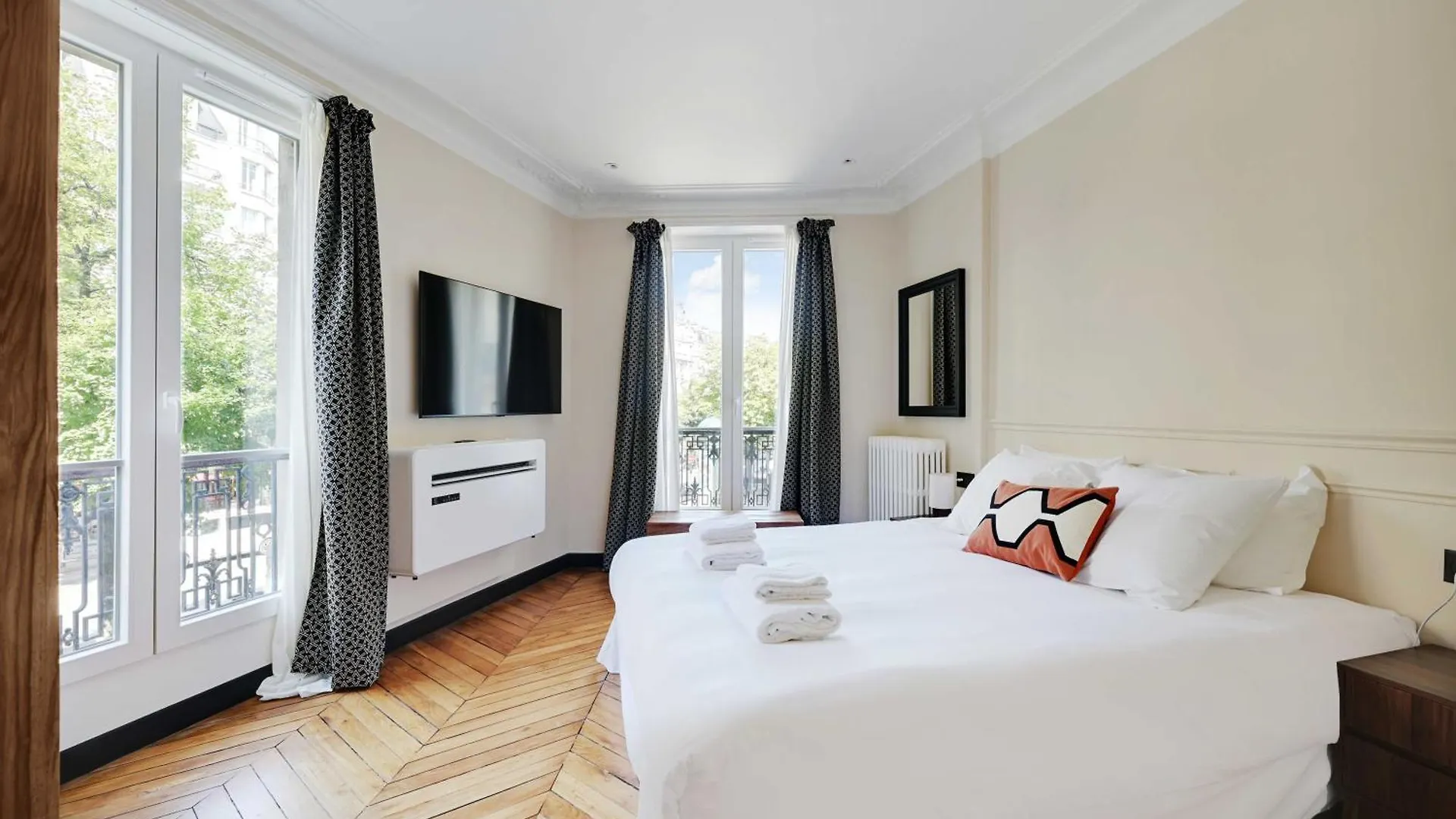 Charming Apt - 2Br-4P - Arc De Triomphe Párizs 0*,  Franciaország