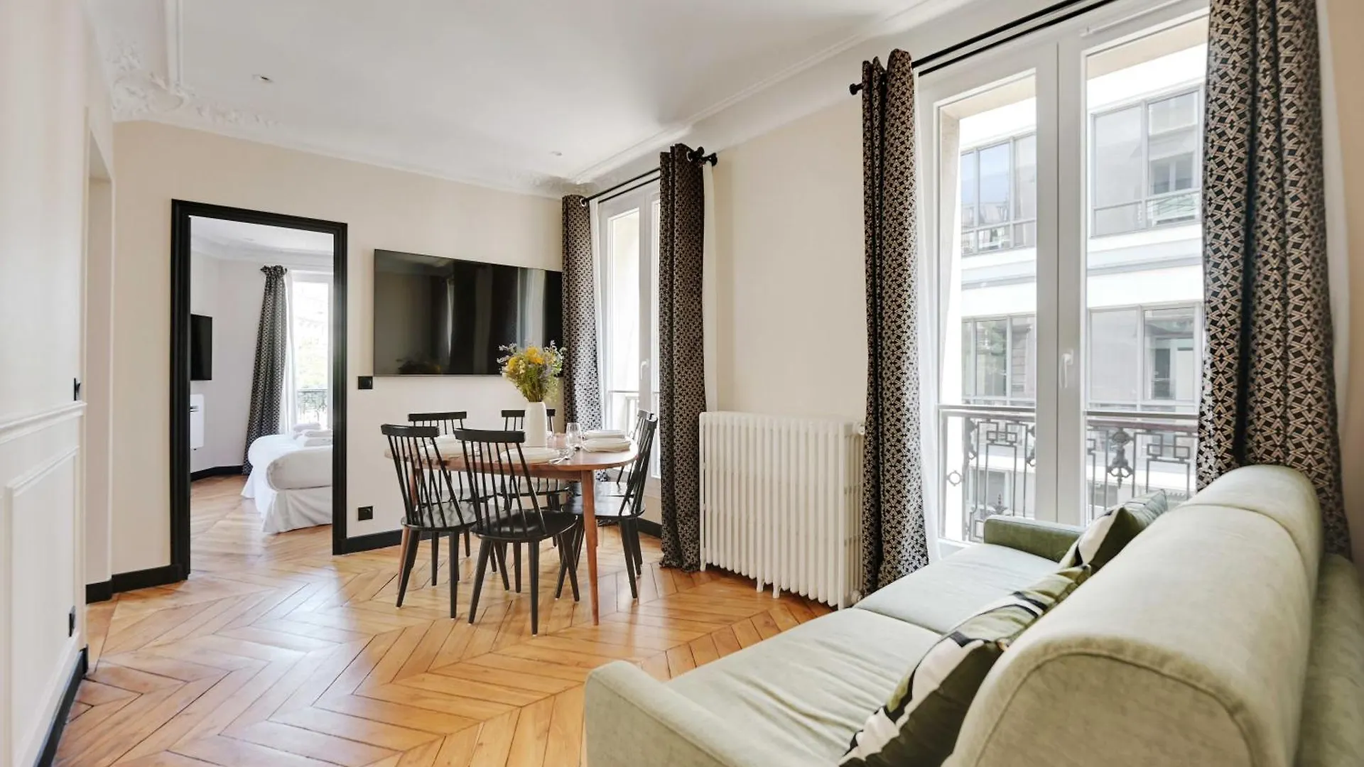 Charming Apt - 2Br-4P - Arc De Triomphe Paris Apartment